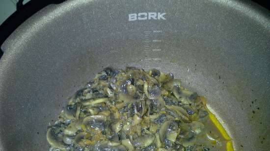 Funghi nel multicooker Bork u700