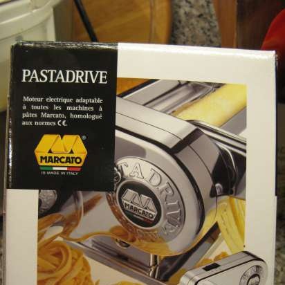 Sfogliatrici per pasta-tagliatelle (selezione del modello, caratteristiche, recensioni)