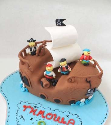 Cakes based on cartoons Transformers, Lego and other superheroes