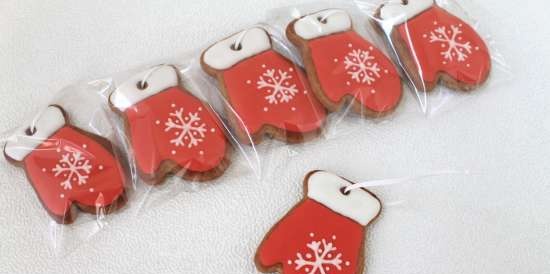 We decorate gingerbread cookies, cookies