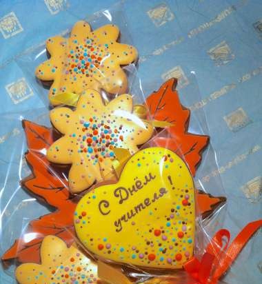 Pinalamutian namin ang cookies ng gingerbread, cookies