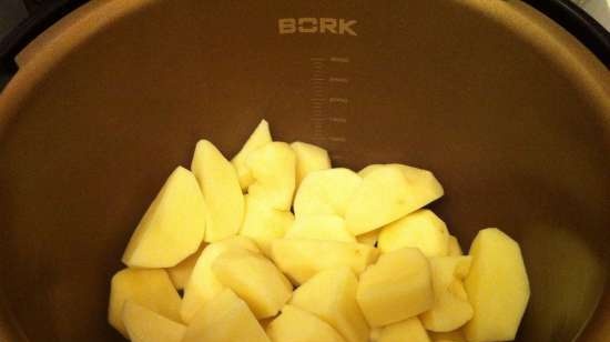 Mashed potatoes in a multicooker Bork U700