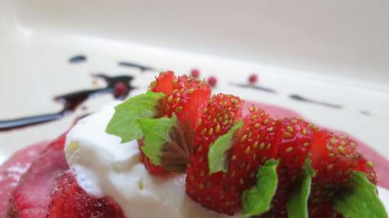 Aardbeiencarpaccio met Balsamicosaus