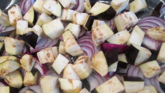 Baked vegetable stew with red onion