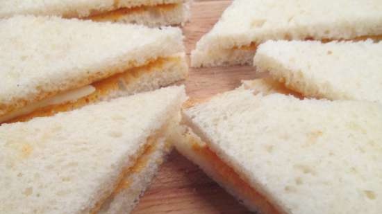 Panini con mozzarella per colazione