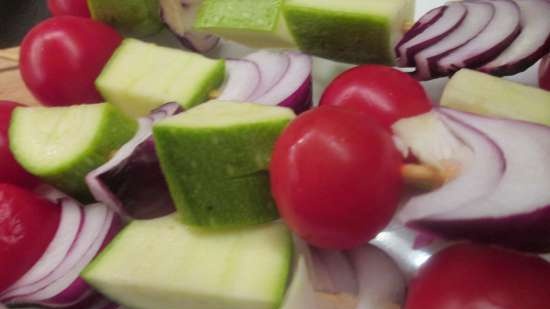 Chuletas de ternera con brochetas de verduras