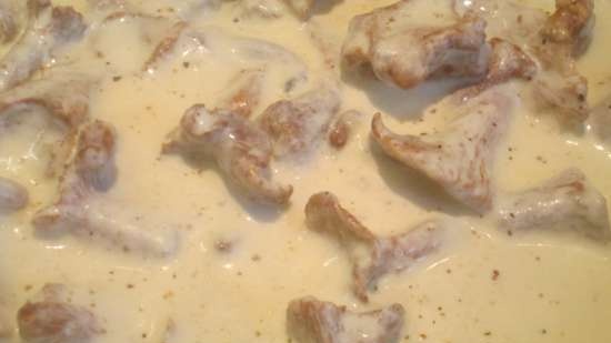 White fish baked in chanterelle sauce