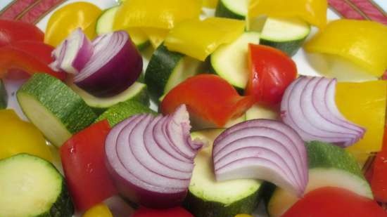 Baked vegetable salad with garlic dressing