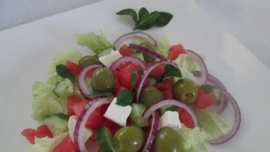 Sappige salade met watermeloen en feta