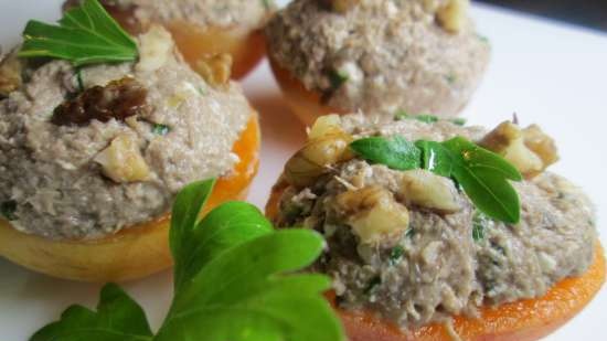 Tuna mousse with apricots