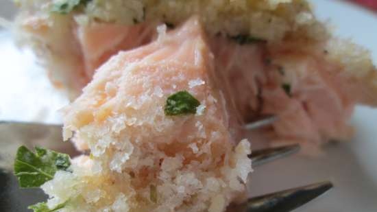 Salmone con crosta di formaggio all'aglio