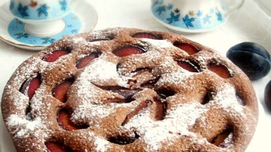 Pastel de ciruelas sobre harina de trigo sarraceno con cerveza