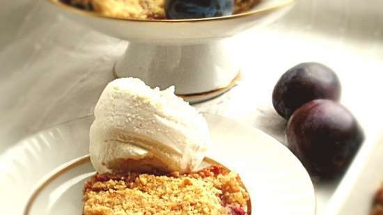 Crumble di nocciole e prugne