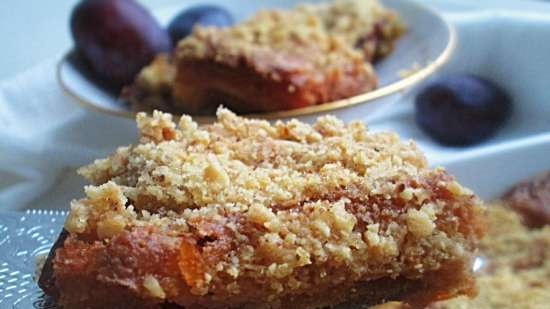 Crumble di nocciole e prugne