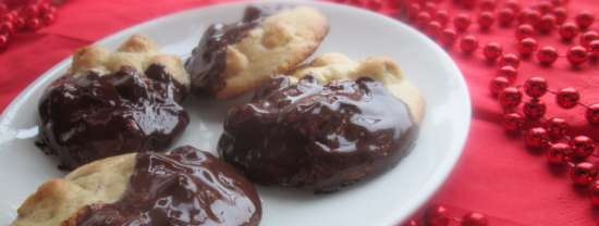 Chocolade bedekte hazelnootkoekjes