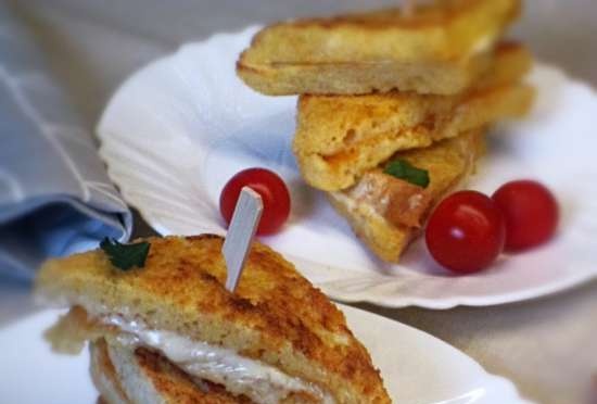 Panini con mozzarella per colazione