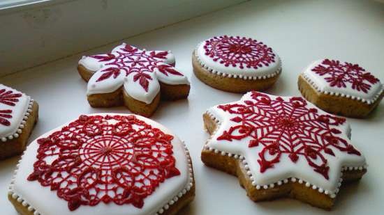 Pinalamutian namin ang cookies ng gingerbread, cookies