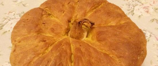 Pane di zucca a forma di zucca con farina di farro, semi di zucca, olio di zucca e curcuma