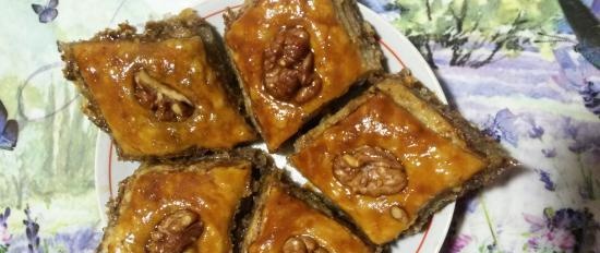 Baklava from ready-made puff pastry