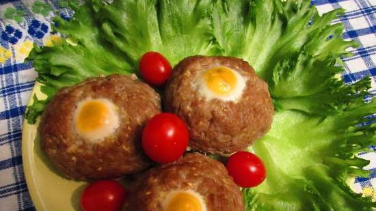 Meat and vegetable cutlets with quail eggs