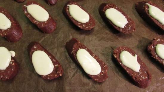 Galletas de chocolate y nueces con glaseado