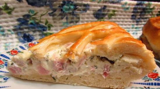 Yeast pie with ham and cottage cheese