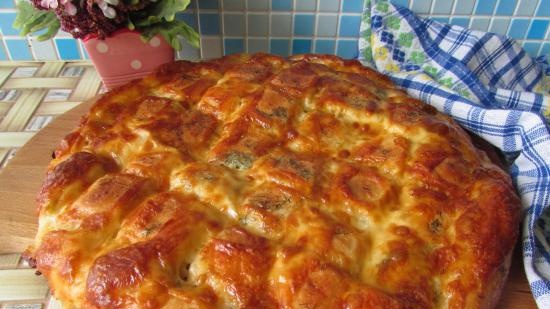 Focaccia con mozzarella, aglio ed erbe aromatiche