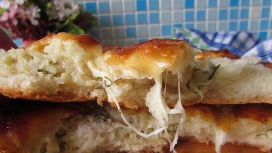 Focaccia con mozzarella, aglio ed erbe aromatiche