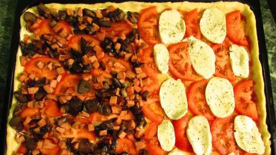 Doppia pizza alla pizza con impasto senza lievito di panna acida