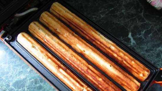 Churros snack bars with fried onions and dried tomatoes (Churrosmaker Princess 132401)