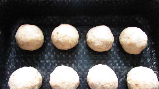 Chicken-rice-cheese balls with mozzarella (in the form for making balls)