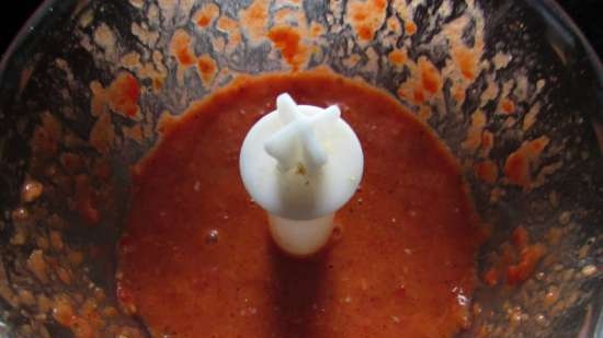 Patatas fragantes al horno en adobo de tomate