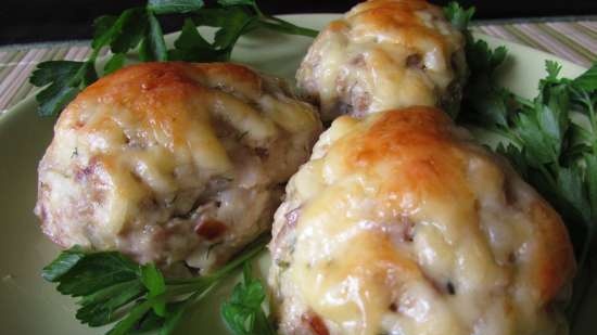 Baked chicken cutlets with processed cheese