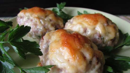 Baked chicken cutlets with processed cheese