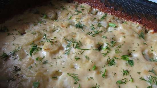 Potatoes baked with milk sauce