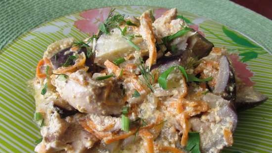 Chicken thighs baked with eggplant in sour cream