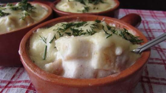 Raíz de apio al horno en una salsa cremosa