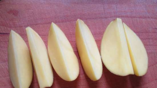 Golden potatoes baked in a bouquet of spices