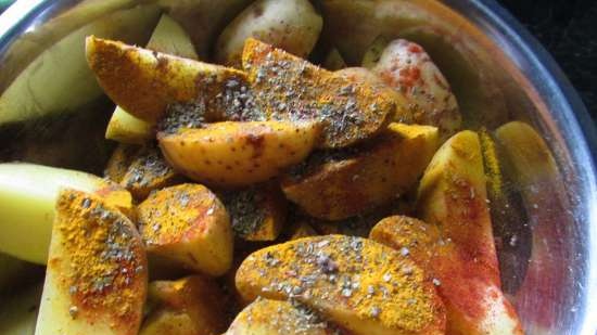 Golden potatoes baked in a bouquet of spices