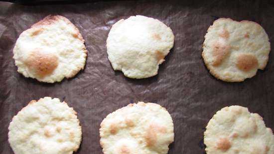 Tortas finas de trigo y maíz elaboradas con queso fundido