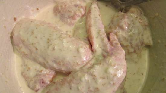 Chicken wings baked in horseradish marinade