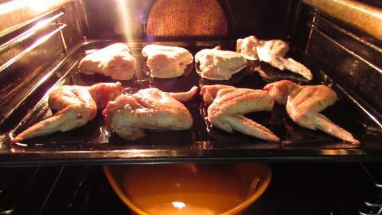 Chicken wings baked in horseradish marinade