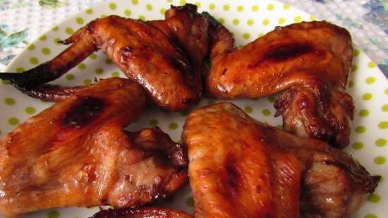 Chicken wings baked in pomegranate marinade