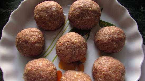 Meat and vegetable cutlets with quail eggs