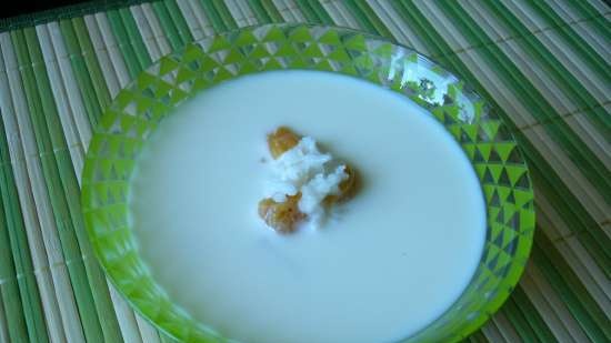 Sopa de leche fría con orejones con arroz