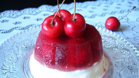 Postre helado cremoso de yogur con cerezas