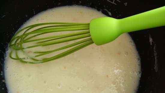 Frutas y bayas frescas en una cremosa crema de limón