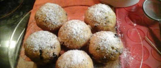 Pumpkin muffins with hazelnut streusel