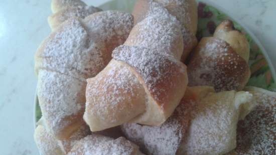 Bagel di lievito con marmellata di plastica