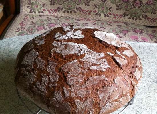 Homemade rye-wheat bread with sourdough (oven)